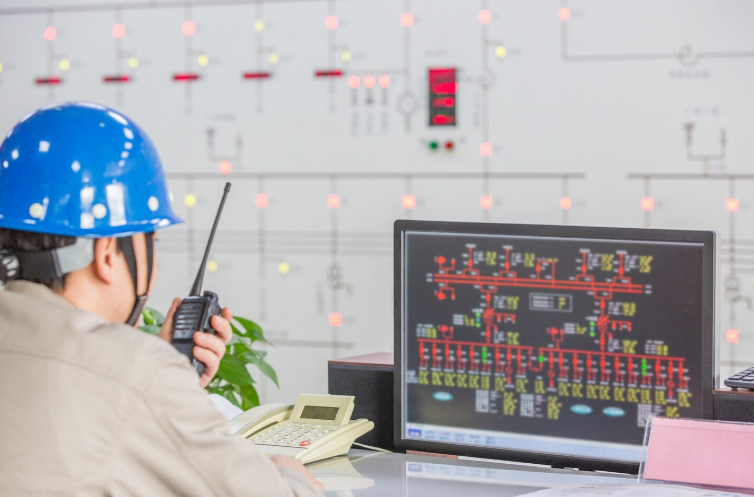 Professional monitoring banking technology trends through advanced systems in the financial industry